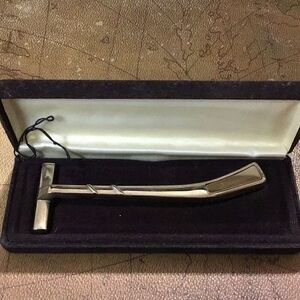Vintage razor with engravable plate looks to be gold plated